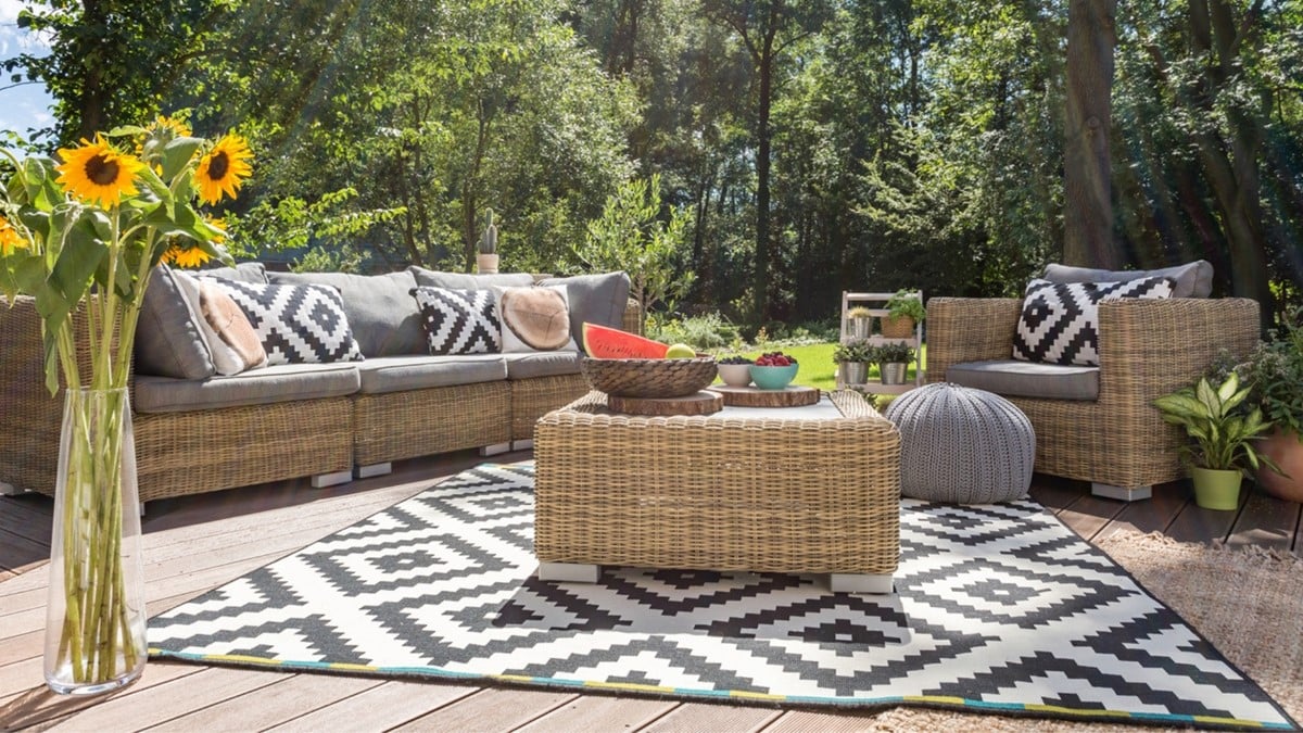 Huiselijke sfeer met een outdoor vloerkleed
